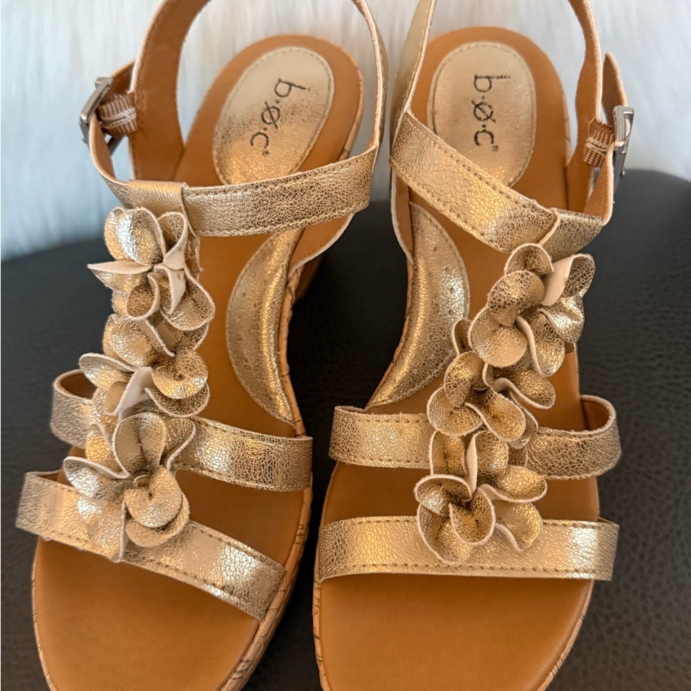 b.o.c. Women's Metallic Gold Floral Sandals